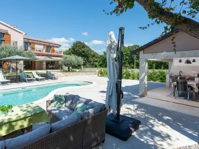 Villa für 8 Personen (260 m²) in Tinjan 9/10