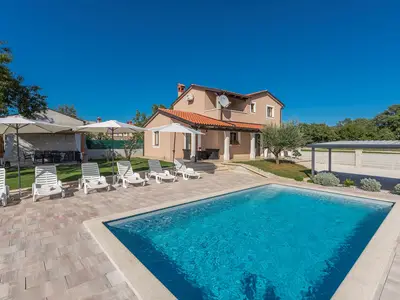 Villa für 8 Personen (130 m²) in Tinjan 2/10