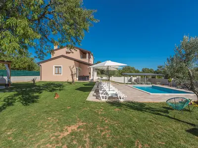 Villa für 8 Personen (130 m²) in Tinjan 3/10