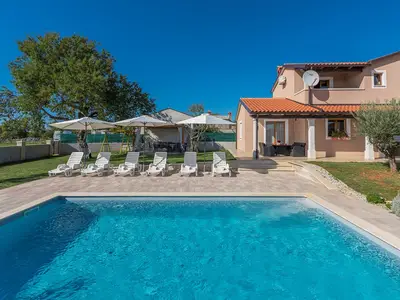 Villa für 8 Personen (130 m²) in Tinjan 4/10