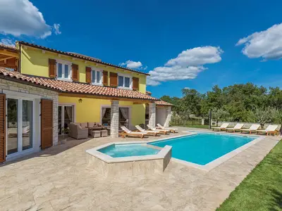 Villa für 8 Personen (240 m²) in Tinjan 4/10