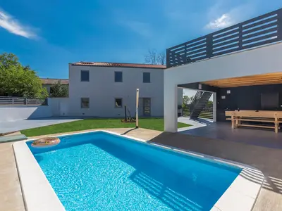 Villa für 8 Personen (120 m²) in Tinjan 1/10