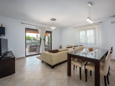 Villa für 6 Personen (160 m²) in Tinjan 8/10