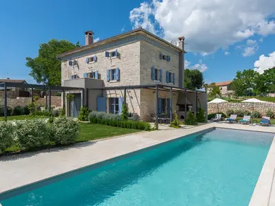 Villa für 10 Personen (240 m²) in Tinjan 1/10