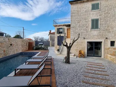 Villa für 8 Personen (200 m²) in Tinjan 6/10