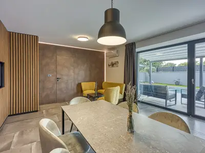 Villa für 4 Personen (70 m²) in Tinjan 3/10