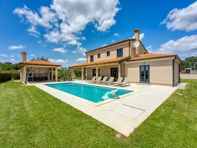Villa für 6 Personen (170 m²) in Tinjan 1/10