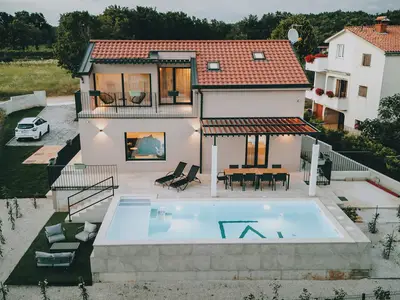 Villa für 8 Personen (200 m²) in Tinjan 2/10
