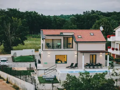 Villa für 8 Personen (200 m²) in Tinjan 3/10
