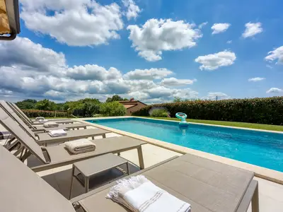 Villa für 6 Personen (170 m²) in Tinjan 3/10
