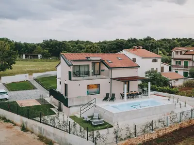 Villa für 8 Personen (200 m²) in Tinjan 4/10