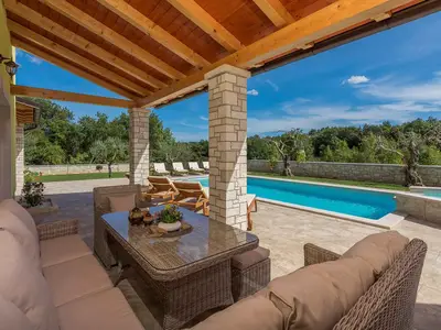 Villa für 8 Personen (240 m²) in Tinjan 1/10