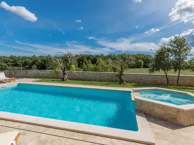 Villa für 8 Personen (240 m²) in Tinjan 7/10