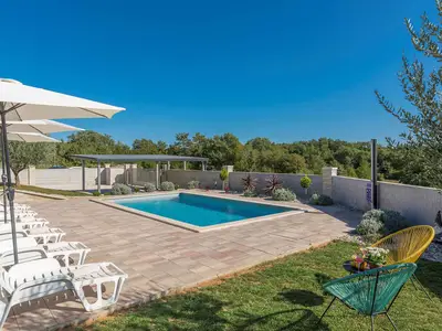 Villa für 8 Personen (130 m²) in Tinjan 9/10