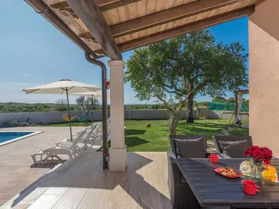 Villa für 8 Personen (130 m²) in Tinjan 10/10