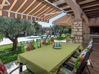 Villa für 8 Personen (260 m²) in Tinjan 6/10