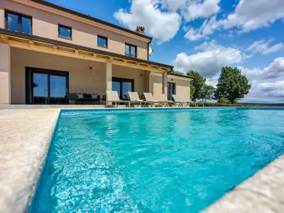 Villa für 6 Personen (170 m²) in Tinjan 5/10