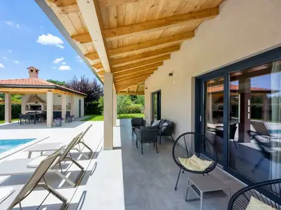 Villa für 6 Personen (170 m²) in Tinjan 10/10