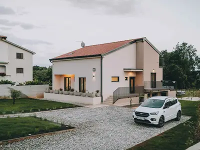 Villa für 8 Personen (200 m²) in Tinjan 10/10