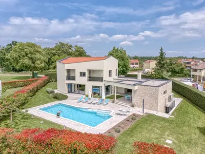 Villa für 8 Personen (360 m²) in Tinjan 4/10