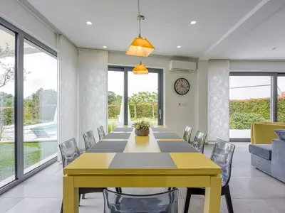 Villa für 8 Personen (360 m²) in Tinjan 8/10