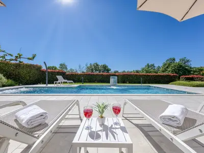 Villa für 8 Personen (360 m²) in Tinjan 4/10