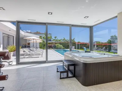 Villa für 8 Personen (360 m²) in Tinjan 6/10