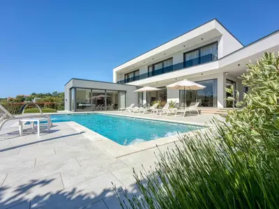 Villa für 8 Personen (360 m²) in Tinjan 3/10