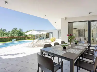 Villa für 8 Personen (360 m²) in Tinjan 5/10