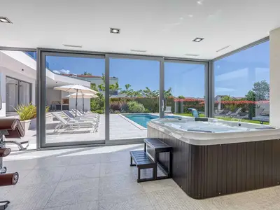 Villa für 8 Personen (360 m²) in Tinjan 6/10