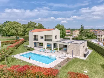 Villa für 8 Personen (360 m²) in Tinjan 2/10