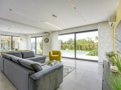 Villa für 8 Personen (360 m²) in Tinjan 4/10