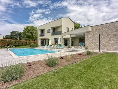 Villa für 8 Personen (360 m²) in Tinjan 6/10