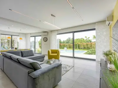 Villa für 8 Personen (360 m²) in Tinjan 4/10
