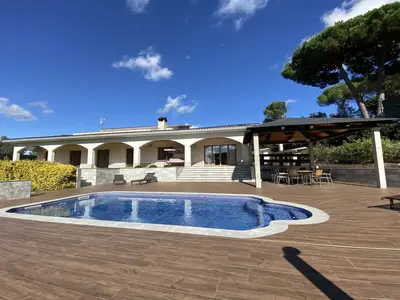 PoolOfHouse