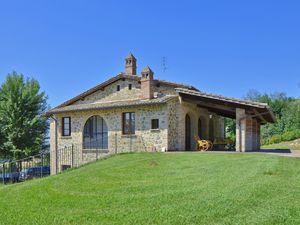 23708535-Villa-8-Torgiano-300x225-1