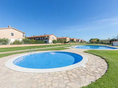 PoolOfHouse