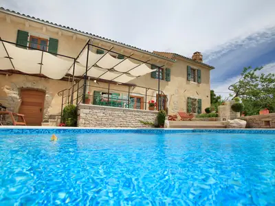 Villa für 6 Personen (137 m²) in Trget 3/10
