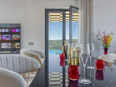 Villa für 4 Personen (150 m²) in Trget 8/10