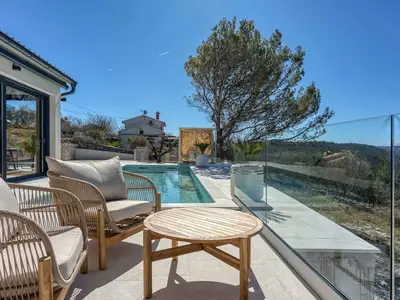 Villa für 4 Personen (150 m²) in Trget 6/10