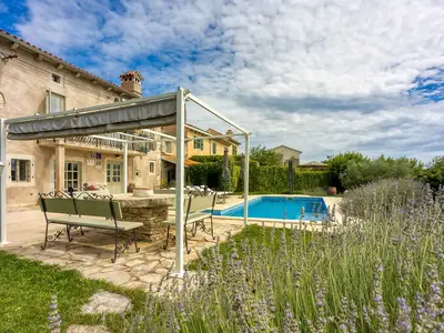 Villa für 7 Personen (110 m²) in Trget 1/10