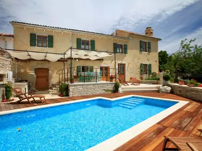 Villa für 6 Personen (137 m²) in Trget 3/10