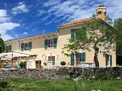 Villa für 6 Personen (137 m²) in Trget 8/10
