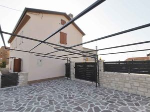 24054491-Villa-8-Triban-300x225-0