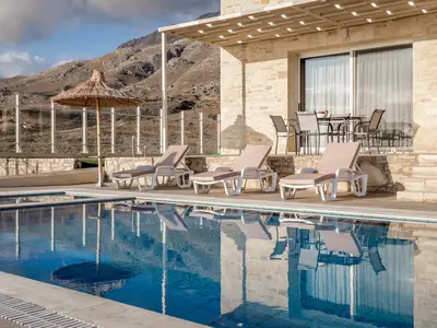PoolOfHouse