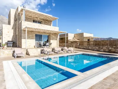 PoolOfHouse
