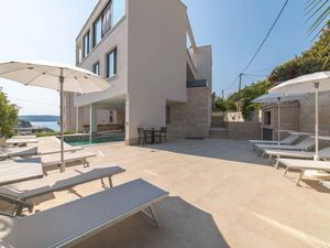 23890244-Villa-14-Trogir-300x225-1