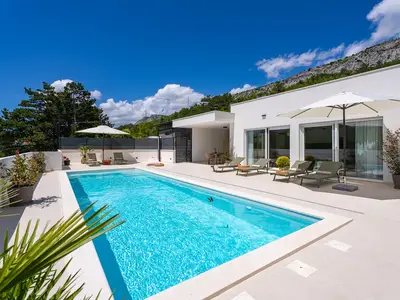NEU Stilvolle Villa Tenera mit privatem beheizter Pool, 3 Schlafzimmer