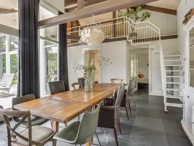 DiningRoom