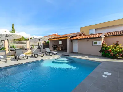 Villa für 8 Personen (110 m²) in Umag 1/10